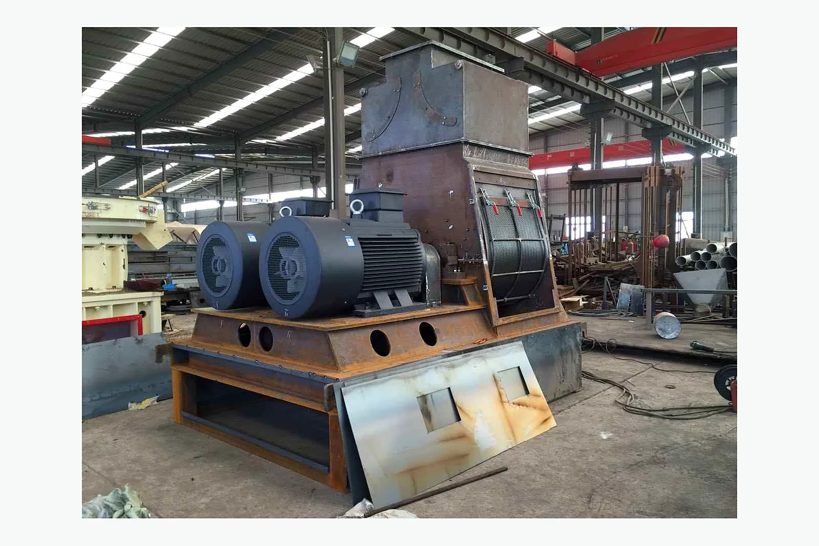 Heavy-duty biomass hammer mill